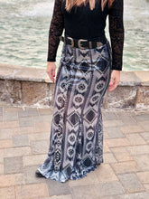 Load image into Gallery viewer, Westward Wonder sequins skirt