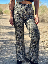 Load image into Gallery viewer, Leopard Flares