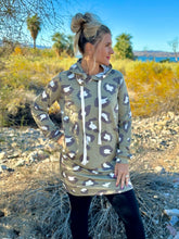 Load image into Gallery viewer, Leopard Extra Long Hoodie