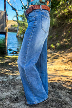 Load image into Gallery viewer, Straight Studded Jeans