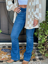 Load image into Gallery viewer, Crossroads bootcut jeans
