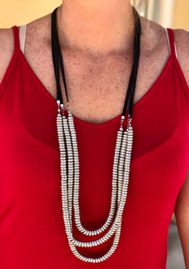 The Cattle Guard necklace - Black