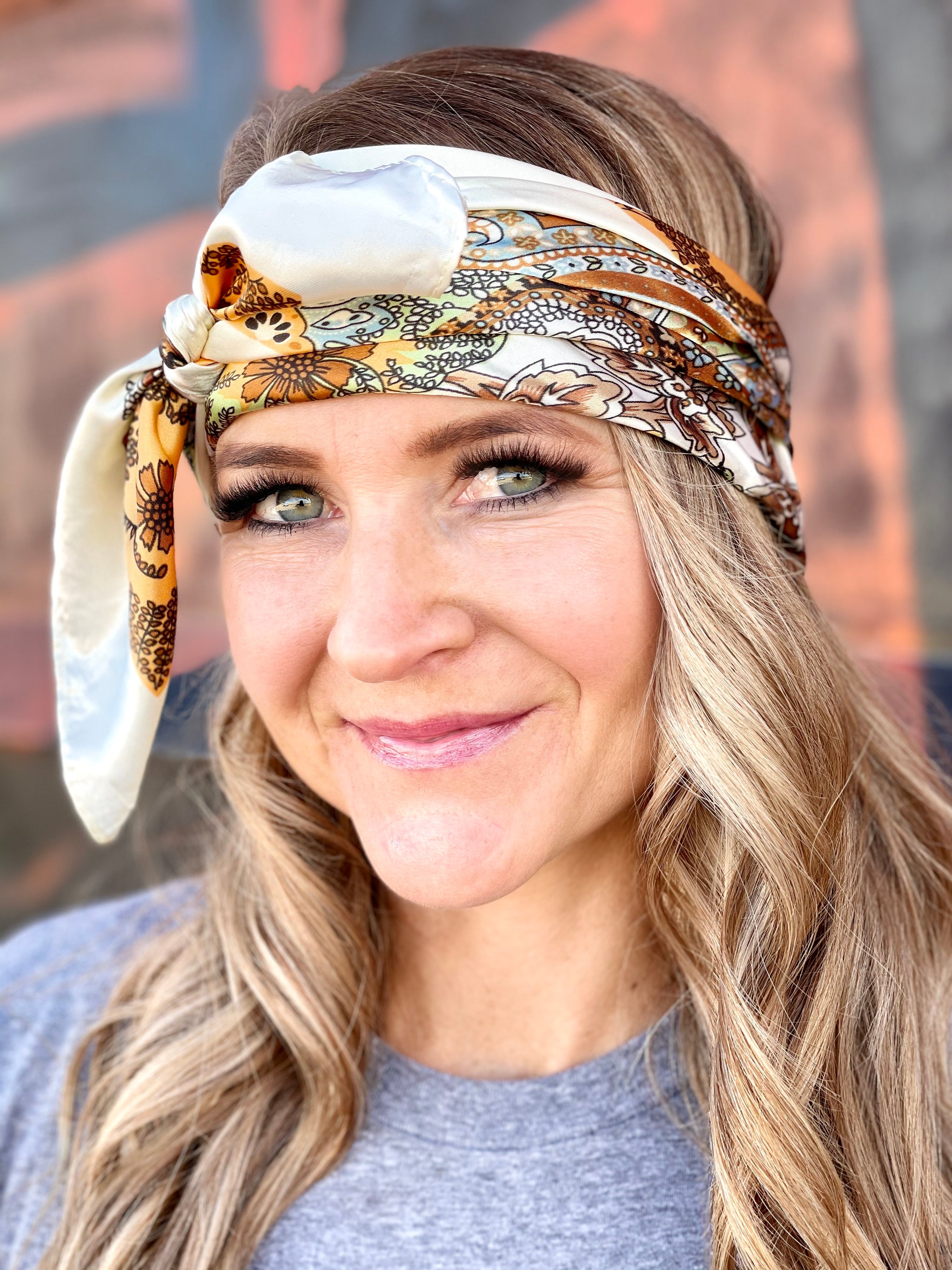 Wagon Wheel Wild Rag – The Feisty Bull Boutique